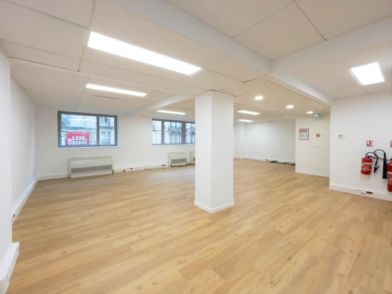 Bureau Paris 239m² Location bureau Paris OLBUR2100751 3